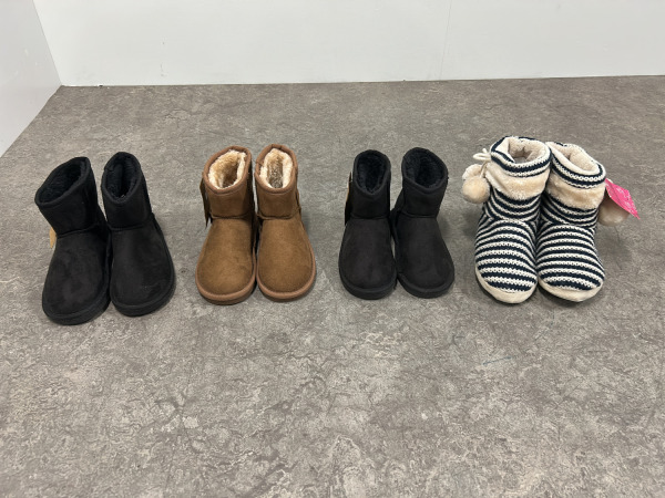 Apollo kinder laarsjes/pantoffels set 4-delig