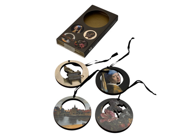 Mauritshuis | Elegante Set van 4 Houten Kunstornamenten