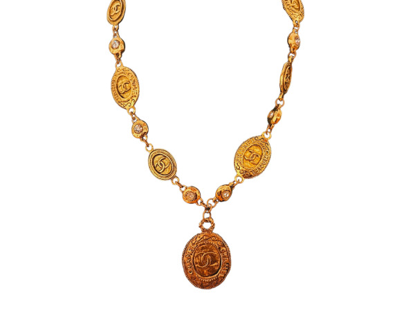 CHANEL ® MADE IN FRANCE | Vintage Medallion Sautoir Collier