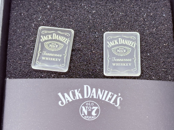 Jack Daniel's | Exclusieve Old No. 7 Manchetknopen in Luxe Geschenkverpakking – foto 3 – kavel bij XL Auctions