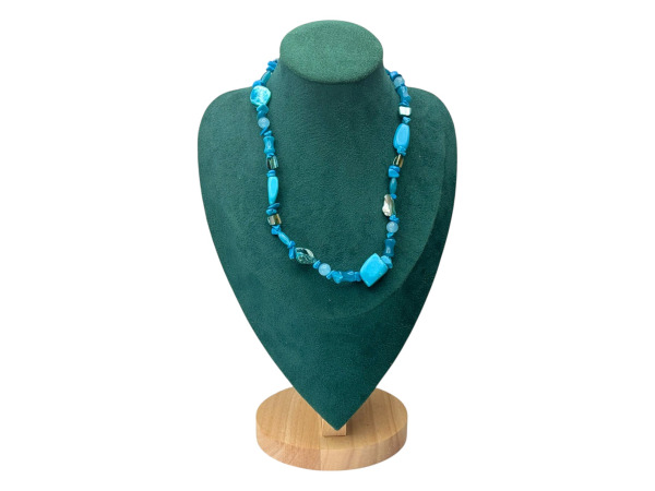 Elegant Collier met Turkooiskleurige Stenen