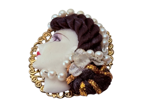 Vintage Art Deco Cameo Broche