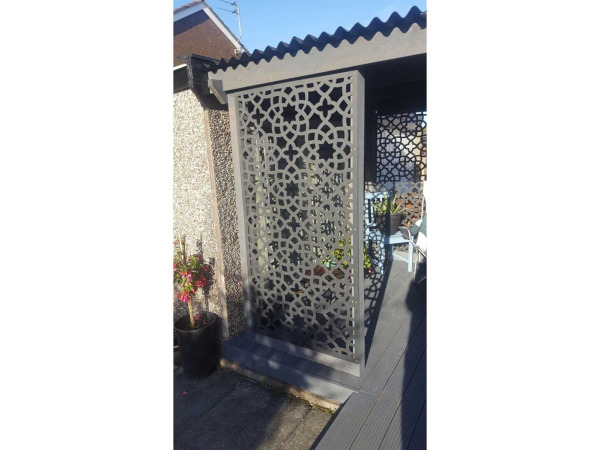 3x Composiet terrasscherm "Alhambra" 180x90cm – foto 6 – kavel bij XL Auctions