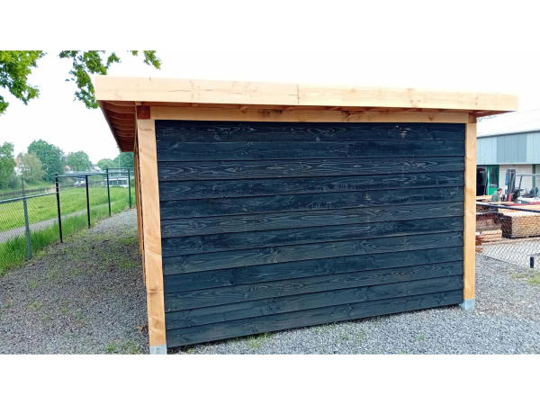 Buitenverblijf met berging 400x900x256cm – foto 2 – kavel bij XL Auctions