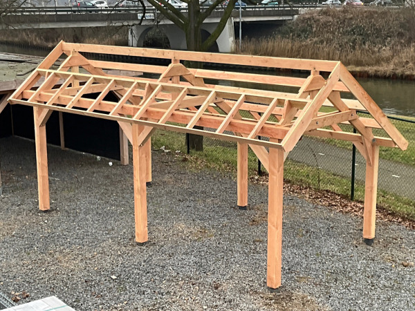 Traditionele Douglas kapschuur 1240x460x325 cm – foto 2 – kavel bij XL Auctions