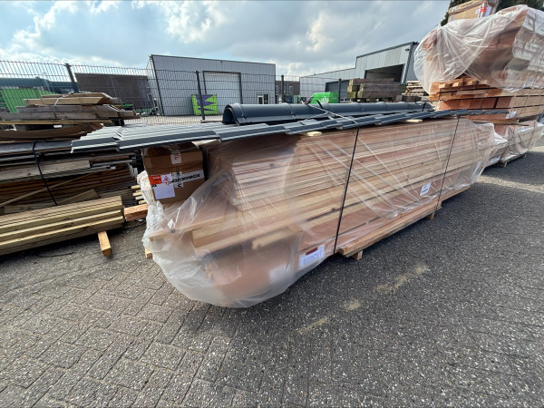 Douglas kapschuur met dakpanplaat 640x460x325 cm – foto 6 – kavel bij XL Auctions