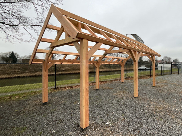 Traditionele Douglas kapschuur 1240x360x325 cm – foto 2 – kavel bij XL Auctions