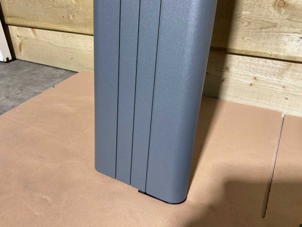 Alterna designradiator 200x22,5cm Pluto mat antraciet – foto 4 – kavel bij XL Auctions