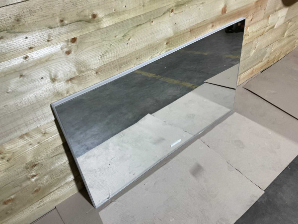 Royal Plaza spiegel 140x80cm ledverlichting Jille – foto 2 – kavel bij XL Auctions