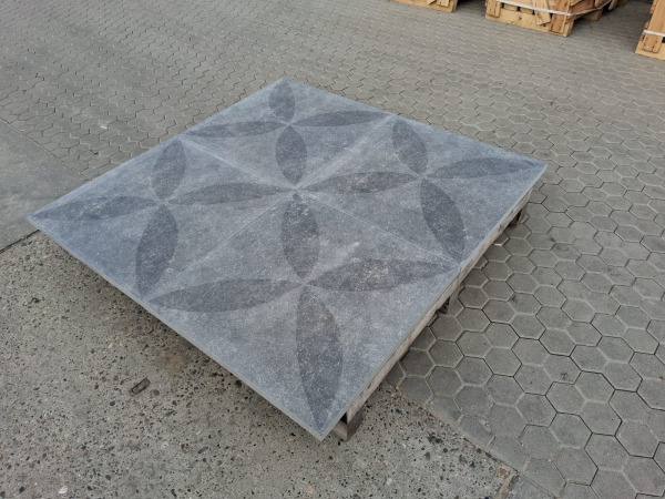 16,57 M2 Keramische Tegel Antra Flower 70x70x3,2 Cm
