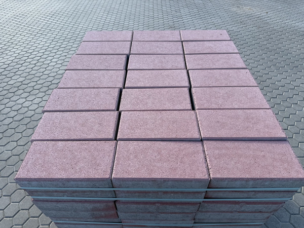 11 M2 Betontegel Rood Met Facet 30x15x8 Cm