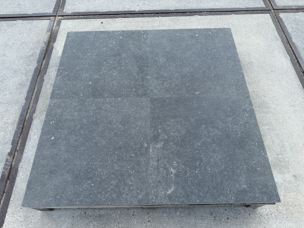 41,04 M2 Keramische Tegel Hardsteenlook 60x60x3 cm
