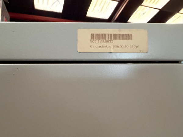 De Raat SUM 330W Garderobekast 3-deurs 180x90x50 cm – foto 2 – kavel bij XL Auctions
