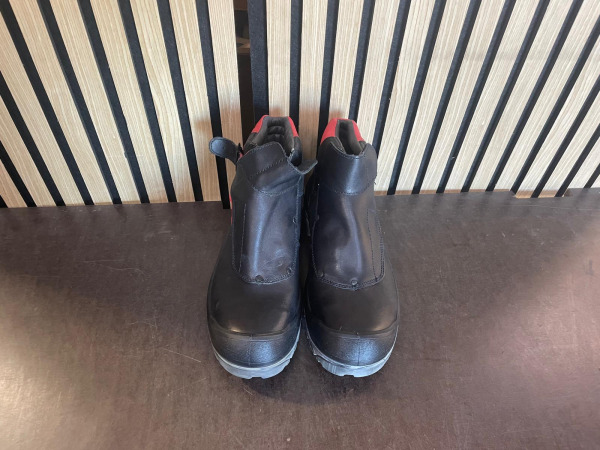 Bata Industrials PWR 328 S3 Lasschoenen Zwart/Rood – Maat 44 – kavel bij XL Auctions