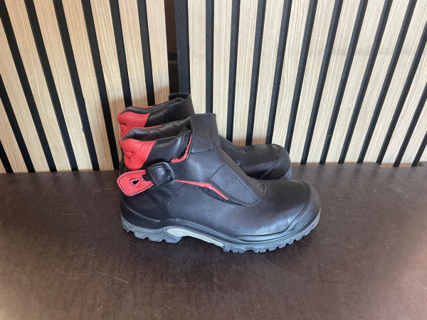 Bata Industrials PWR 328 S3 Lasschoenen Zwart/Rood – Maat 44 – foto 2 – kavel bij XL Auctions