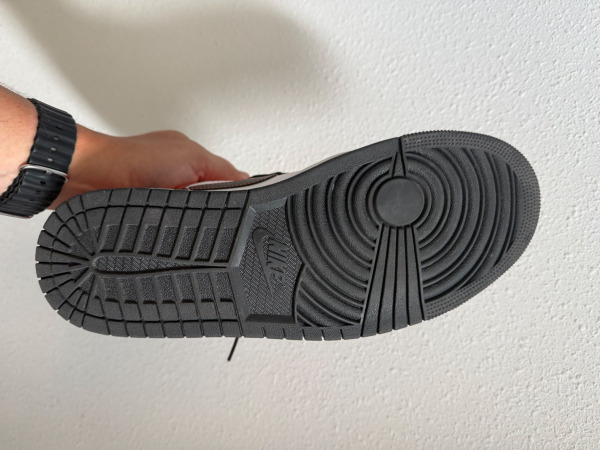 Air Jordan 1 Mid SE Turf Orange – maat 43 – foto 2 – kavel bij XL Auctions