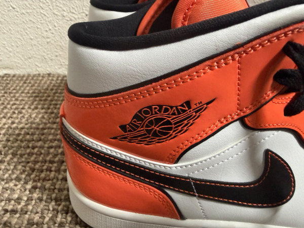 Air Jordan 1 Mid SE Turf Orange – maat 43 – foto 5 – kavel bij XL Auctions