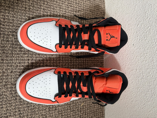 Air Jordan 1 Mid SE Turf Orange – maat 43 – foto 7 – kavel bij XL Auctions