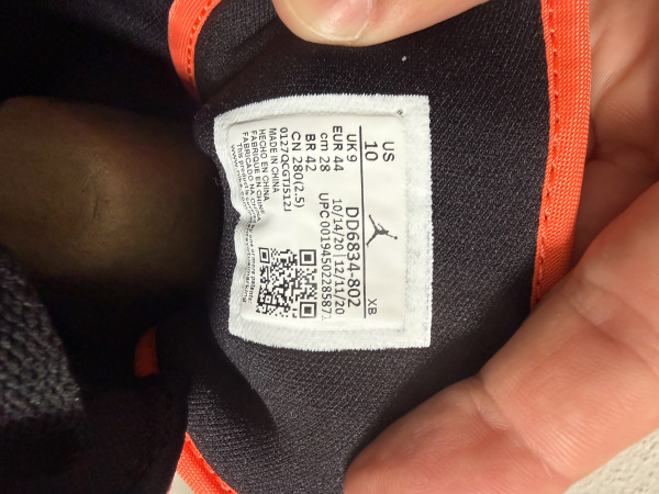 Air Jordan 1 Mid SE Turf Orange – maat 43 – foto 8 – kavel bij XL Auctions