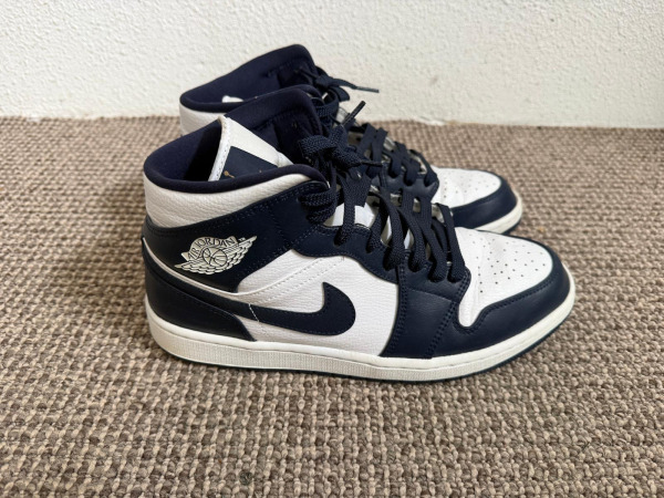Air Jordan 1 Mid – maat 44 – foto 7 – kavel bij XL Auctions