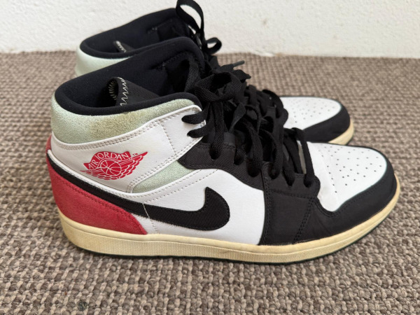 Nike Air Jordan 1 Mid SE – maat 44 – foto 5 – kavel bij XL Auctions