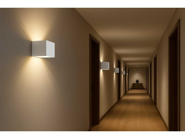 20x 20 x Wandlamp – Tweezijdige LED – Kubus – 2 x 5W – Wit – kavel bij XL Auctions