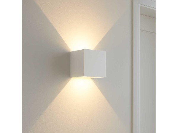 6x 6 x Wandlamp – Tweezijdige LED – Kubus – 2 x 5W – Wit – foto 2 – kavel bij XL Auctions