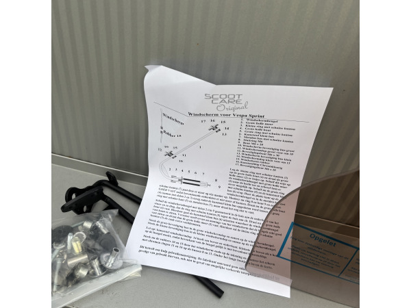 Vespa Sprint Hoog Windscherm Smoke Scoot Care + Bevestiging – foto 5 – kavel bij XL Auctions