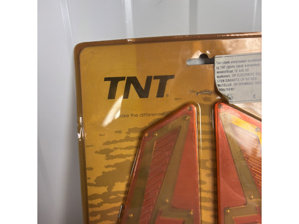 TNT 360044B Universele Treeplank Sierplaten Rood 12V Nieuw – foto 4 – kavel bij XL Auctions