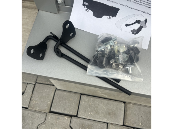 Scoot Care Windscherm Piaggio Zip 2000 Hoog Helder Compleet – foto 9 – kavel bij XL Auctions