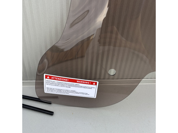 Windscherm Hoog Smoke AGM VX50 S / La Souris Vespelini S – foto 6 – kavel bij XL Auctions