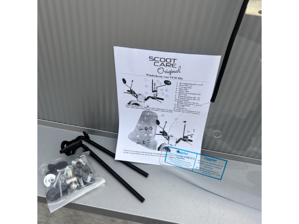 SYM Mio 50 Windscherm Hoog Helder Scoot Care Original Nieuw – foto 6 – kavel bij XL Auctions