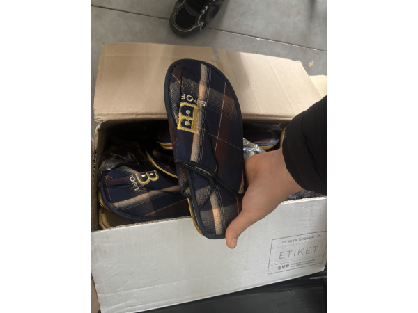 42x Complete Partij Heren Slippers | Nieuw | 42 Paar – foto 2 – kavel bij XL Auctions