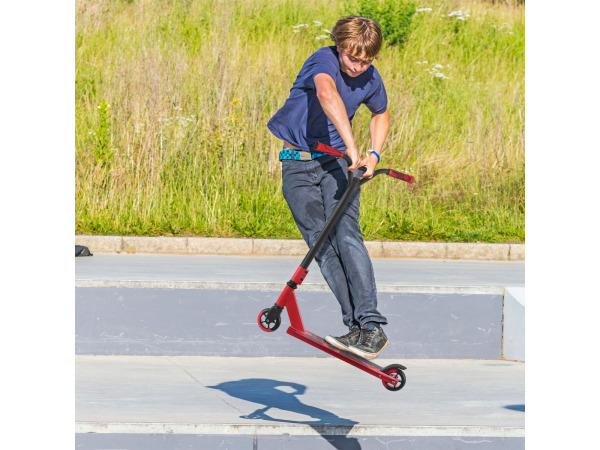 Stuntstep Rood Rook in Rood Zwart – foto 9 – kavel bij XL Auctions