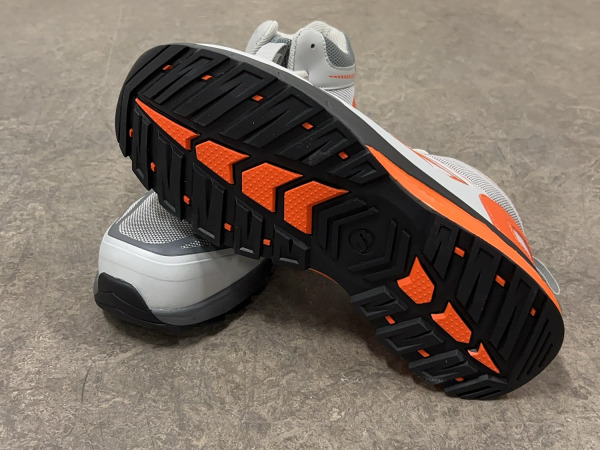 Bata veiligheidsschoen maat 37 S1P SportMates – foto 5 – kavel bij XL Auctions