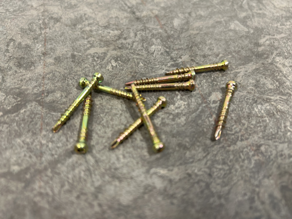 Doos schroeven zelfborend ø4,2x35mm goudkleurig verzinkt – foto 4 – kavel bij XL Auctions
