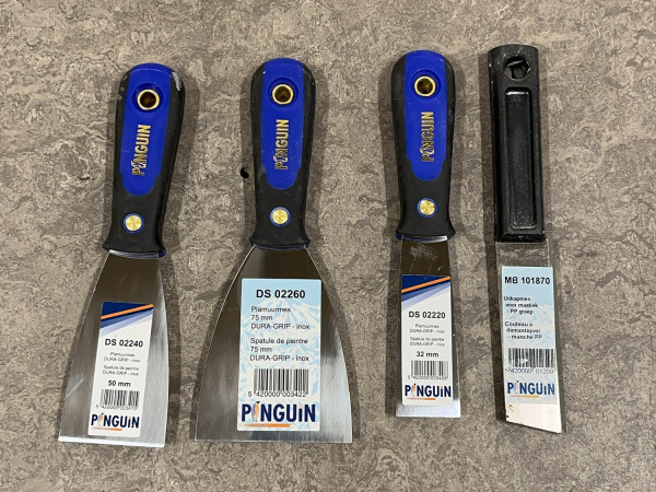 Pinguin plamuur-, schilders- en uitkapmessen set 18-delig – foto 2 – kavel bij XL Auctions