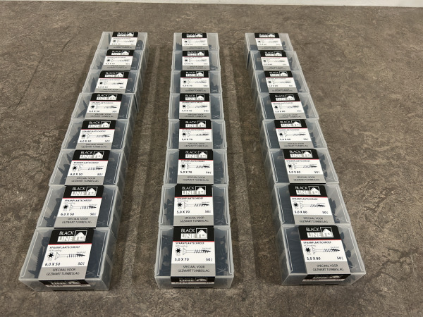 Blackline spaanplaatschroef zwart met snijpunt set 24-delig – kavel bij XL Auctions