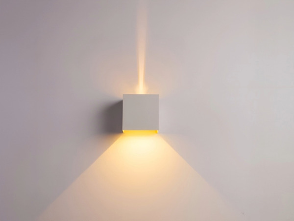 4x 7W LED wit Wandlamp Kubus duo licht verstelbaar waterdicht – foto 4 – kavel bij XL Auctions
