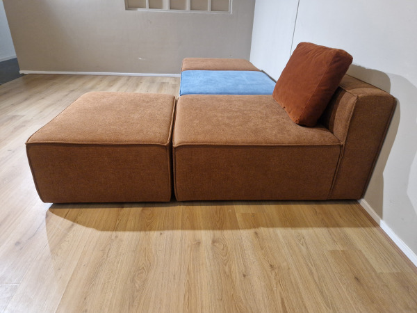 Studio Mik - Loki - Elementen bank - Nieuw - Bruin - Blauw – foto 7 – kavel bij XL Auctions