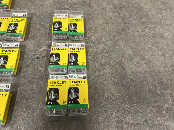 Stanley popnagels- en sluitringen set 89-delig – foto 3 – kavel bij XL Auctions