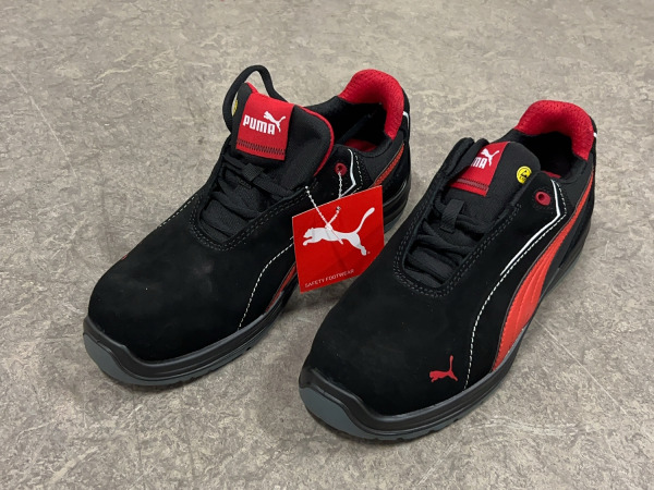 Puma veiligheidsschoen maat 42 S3 Touring zwart/rood – foto 3 – kavel bij XL Auctions