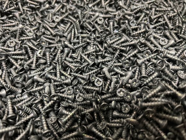 Doos spaanplaatschroeven zwart ø3,5x16mm PZ2 – foto 3 – kavel bij XL Auctions