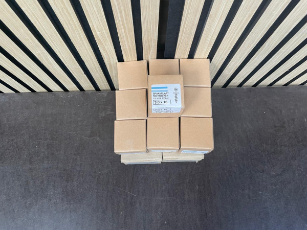 Partij RVS Schroeven 3x16 & Novus Bevestiging – 9 Dozen – foto 2 – kavel bij XL Auctions