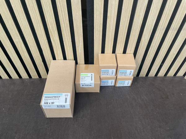 Partij RVS Schroeven & Bouten – 6 Dozen – foto 2 – kavel bij XL Auctions