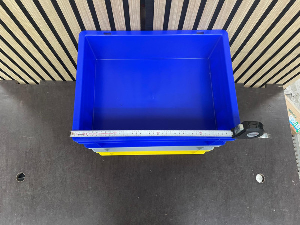 3x Kunststof magazijnbak 40x30x22 cm diverse kleuren – foto 3 – kavel bij XL Auctions