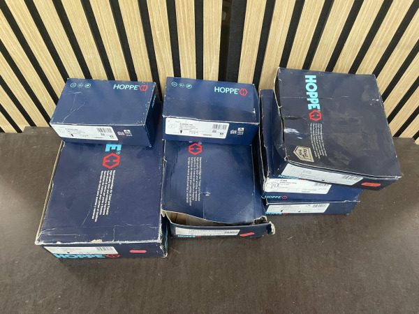 Partij HOPPE deur- en raambeslag – 7 dozen – foto 2 – kavel bij XL Auctions