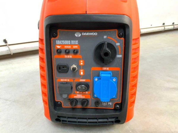 Daewoo inverter generator benzine 2200W GDA2500IS – foto 9 – kavel bij XL Auctions