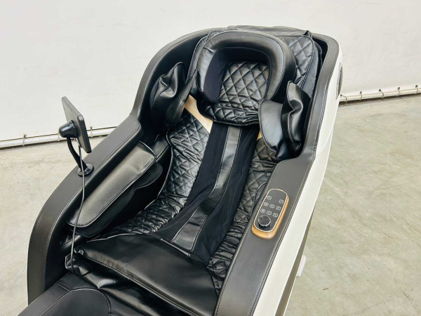 RTE massagestoel Full-Body wit/zwart – foto 5 – kavel bij XL Auctions