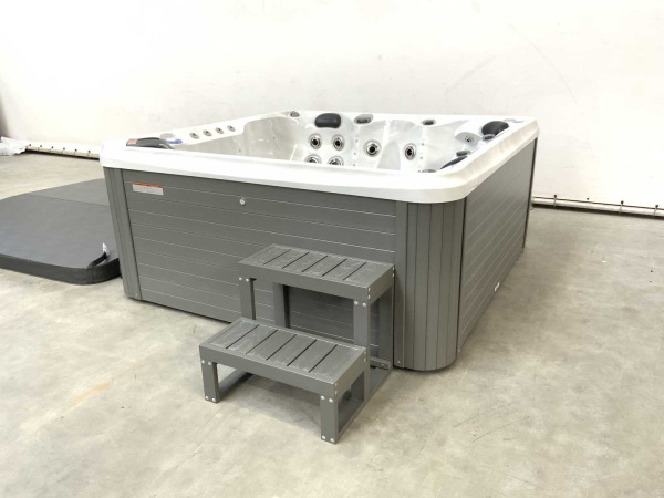 RTE Jacuzzi london met nordic isolatie (5 personen) – foto 2 – kavel bij XL Auctions
